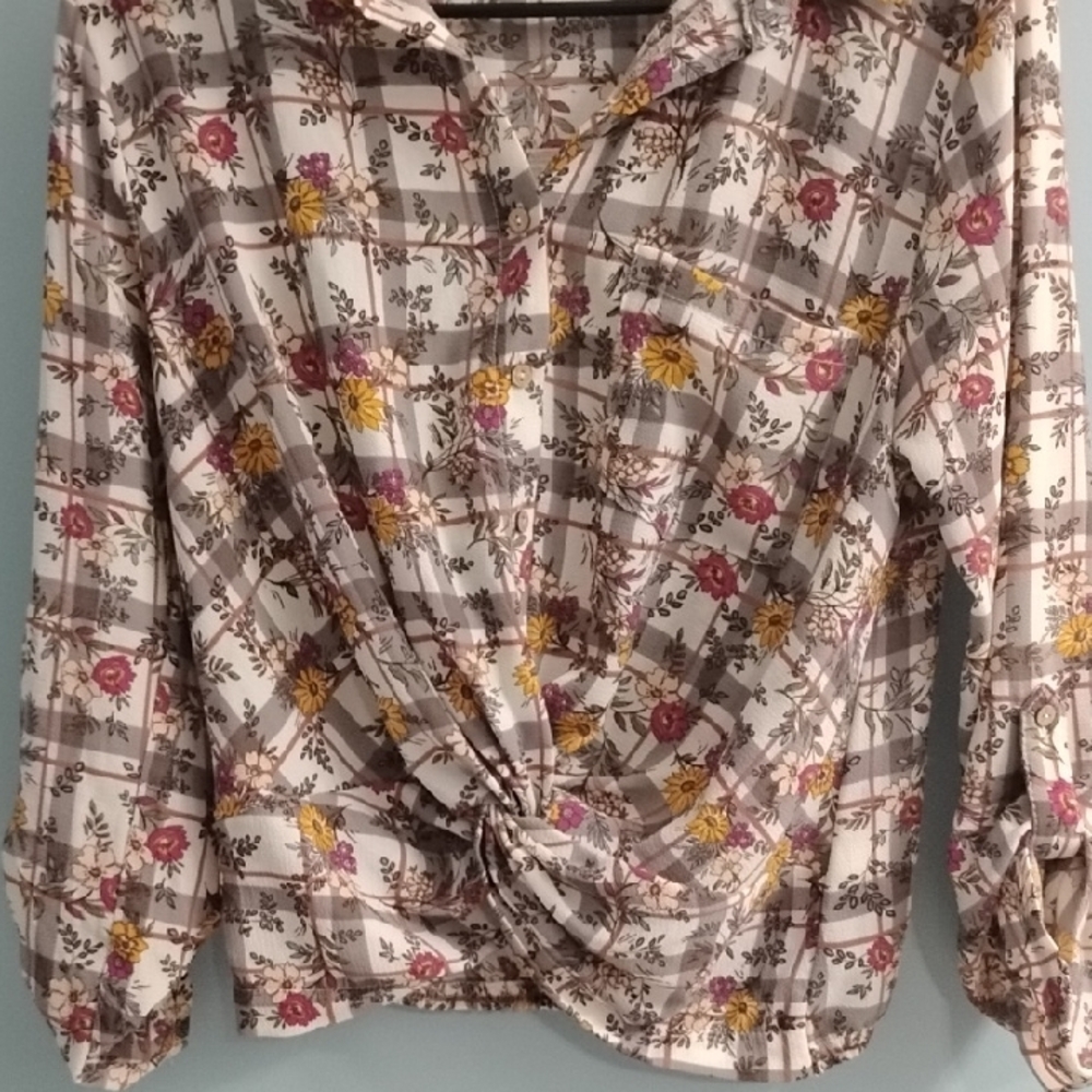 Self ❤️ Esteem Chic Floral Button Down Shirt ⭐ Like New ⭐ Size Small - Picture 4 of 5